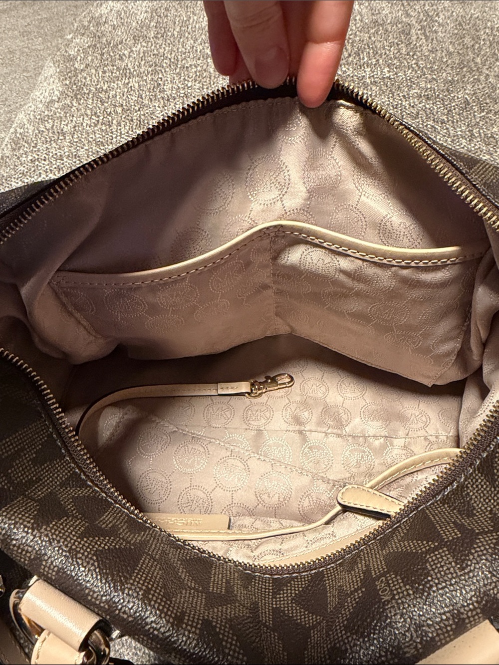 Michael Kors Dark Brown Logo Satchel with Light Beige Trim - Picture 5 of 15